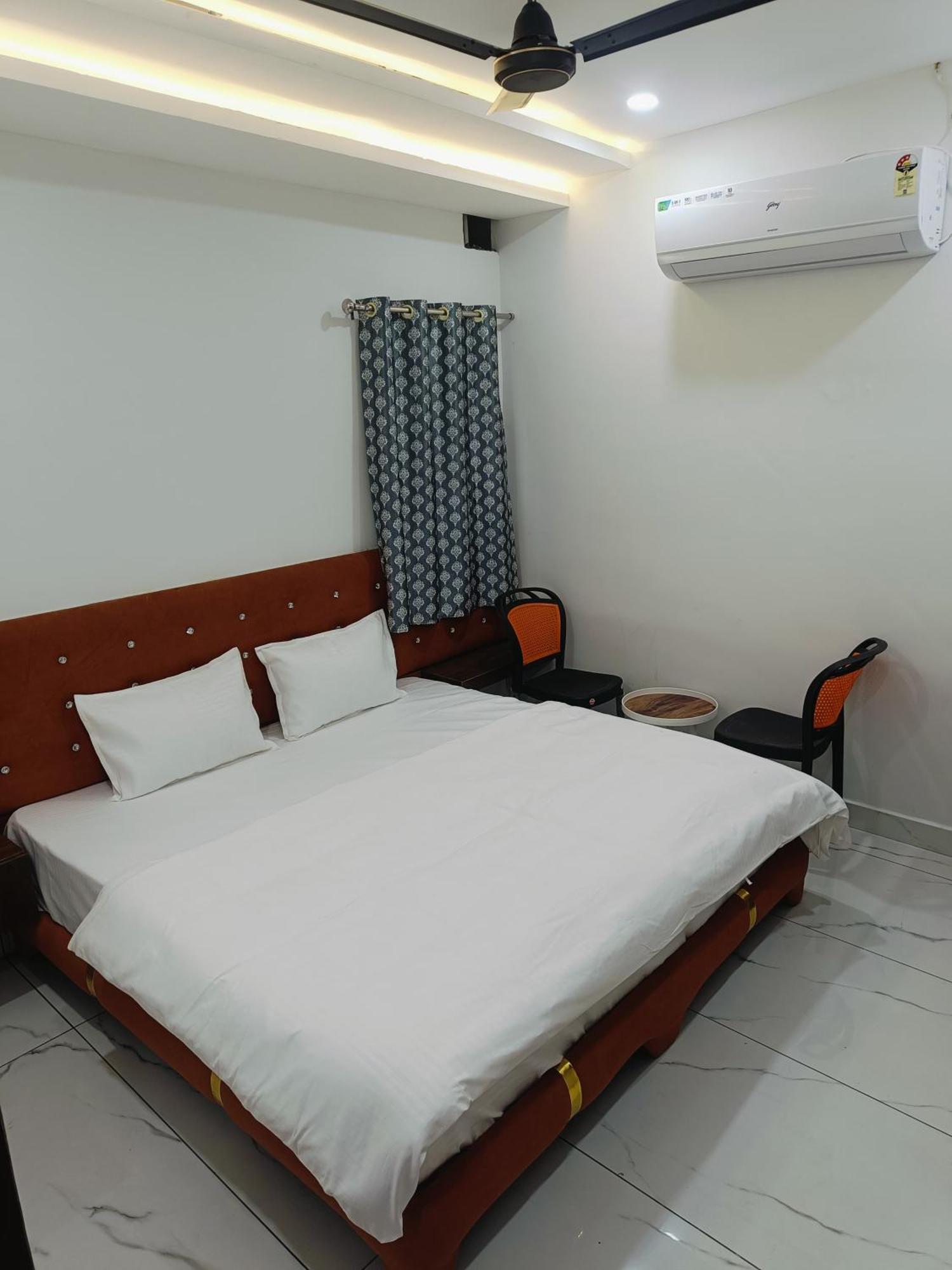 Hotel Shree Kedar Palace Удджайн Экстерьер фото